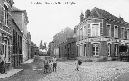 BLANDAIN - Rue de la gare à l'église - Êdit. J. Millet Delroeux Blandain - Oblitération 1911 - Coordonnées GPS • Nord : 50 37 21 • Est : 3 18 00