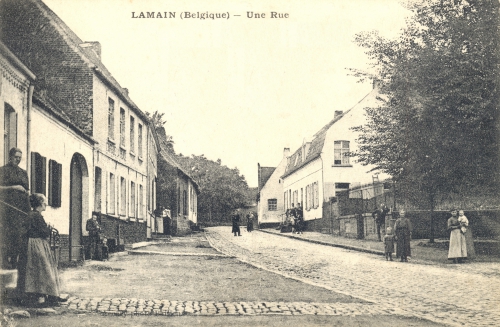 LAMAIN - la Place - Accary photo Baisieux - oblitération 23 7 1908 - GPS • Nord : 50 35 53 • Est : 3 17 33