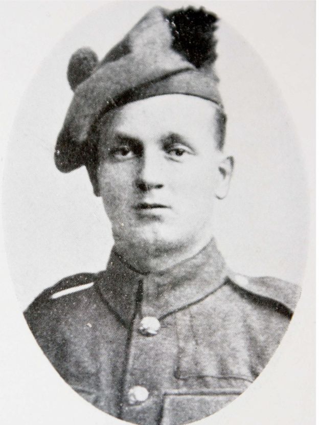 Orcq.be - soldat Andrew Webb avait 22 ans lorsqu'il est mort à Orcq dans les dernières semaines de la guerre